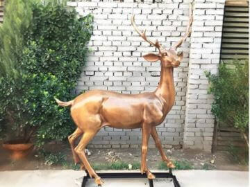 铸铜铜鹿雕塑定制