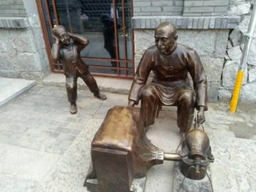 古镇景区民俗人物铸铜雕塑
