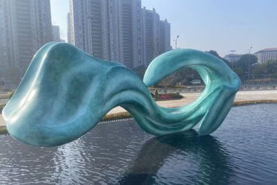 不锈钢雕塑中能否制作大理石花纹？16 年雕塑厂家解锁艺术新玩法