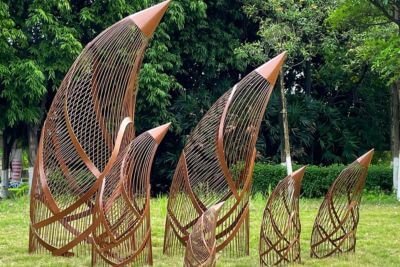 不锈钢镂空竹笋雕塑